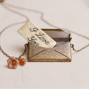 Envelope necklace w/ I love you message note inside